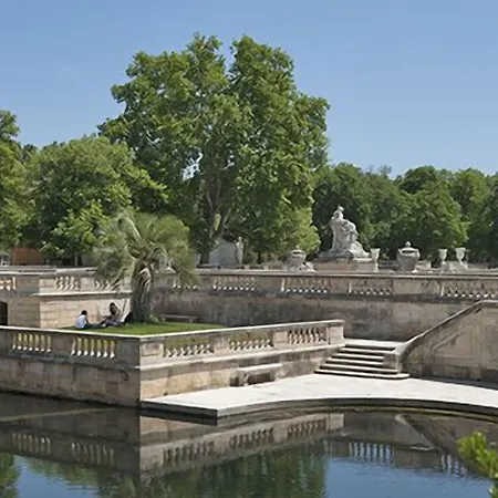 Le President-gare Nimes Pont Du Gard ベルガルド