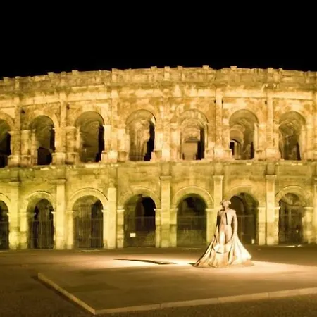 ホテル Le President-gare Nimes Pont Du Gard 3*
