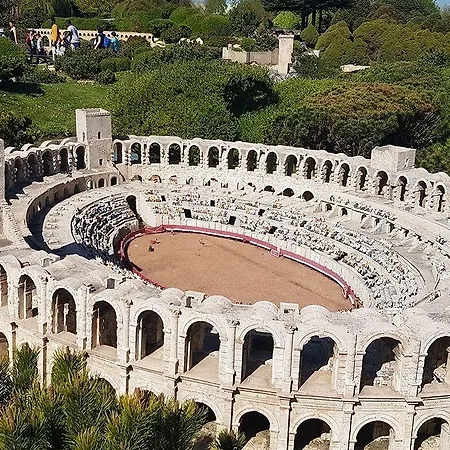Le President-gare Nimes Pont Du Gard ホテル 3*