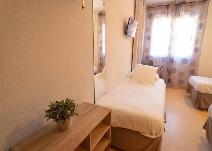 Le President-gare Nimes Pont Du Gard 3* 벨레가르데